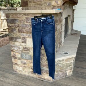 Vervet Darker Wash with light distressing Size 30 Straight leg jeans